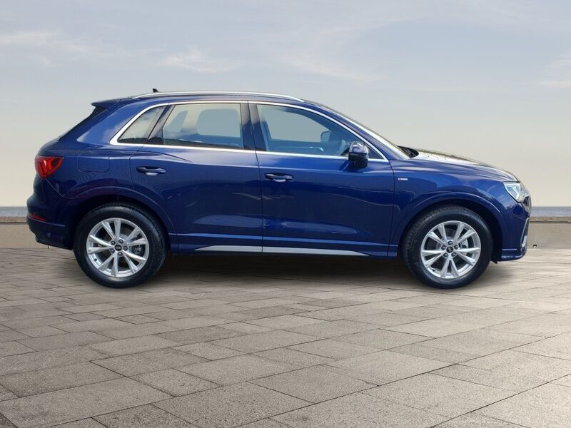 More views of Audi Q3