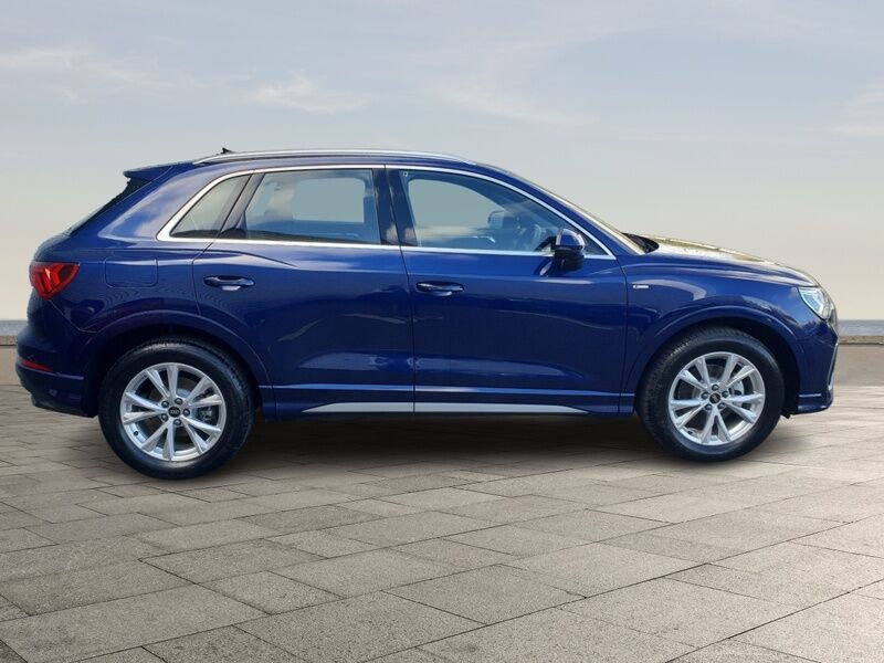 More views of Audi Q3