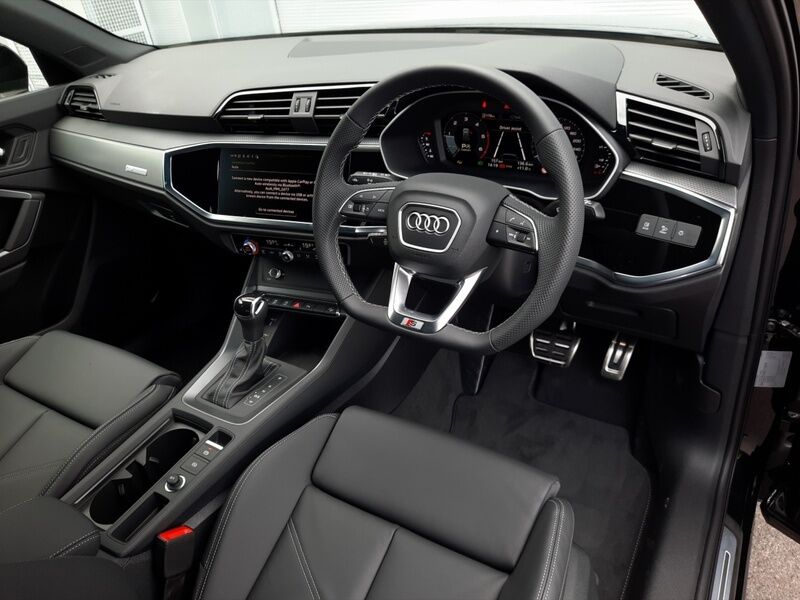 More views of Audi Q3