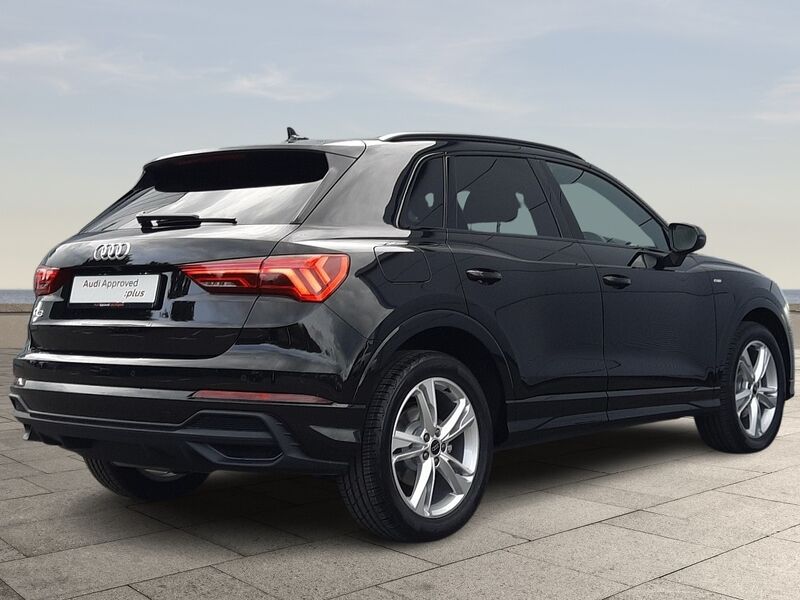 More views of Audi Q3