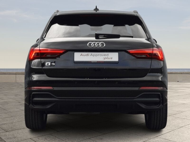 More views of Audi Q3