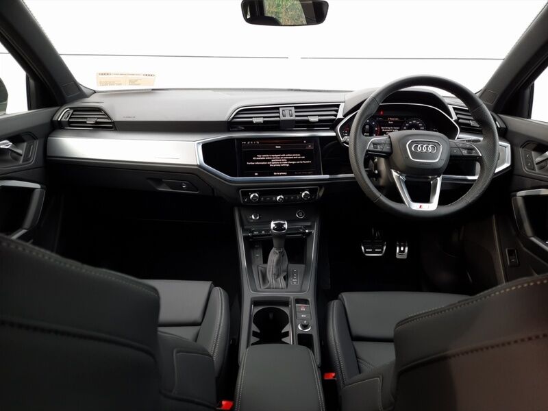 More views of Audi Q3