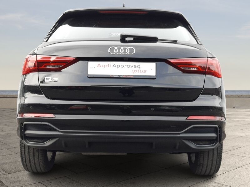 More views of Audi Q3