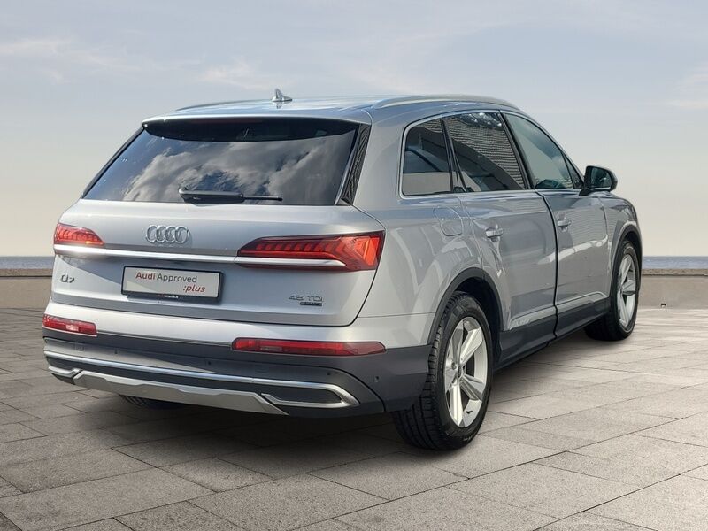 More views of Audi Q7