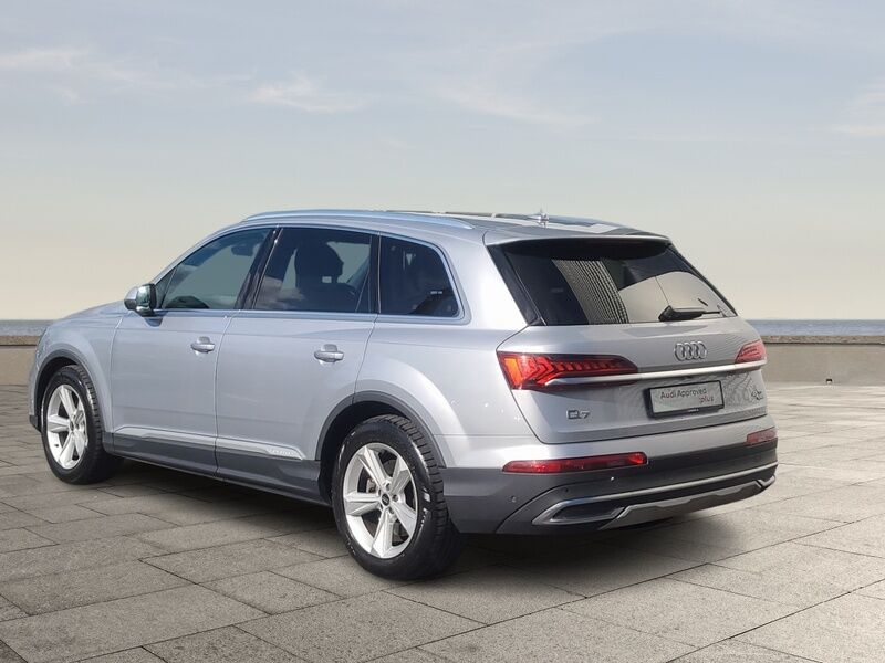 More views of Audi Q7