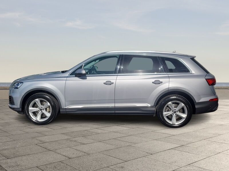 More views of Audi Q7