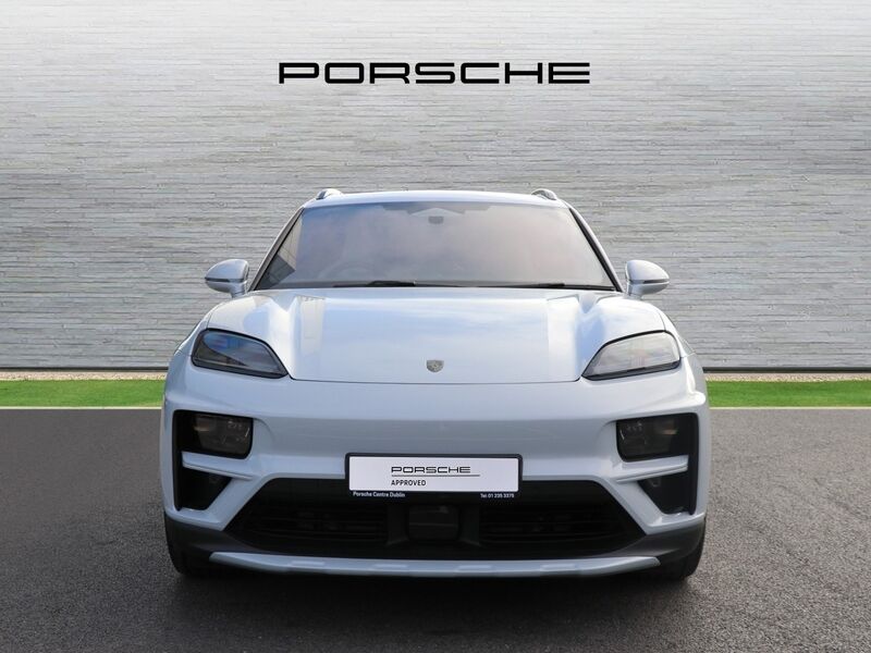 More views of Porsche Macan