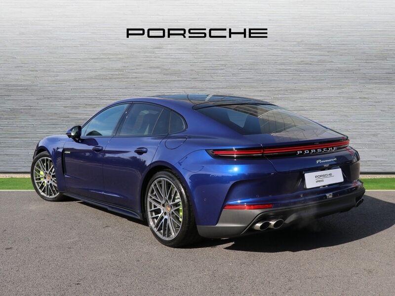 More views of Porsche Panamera