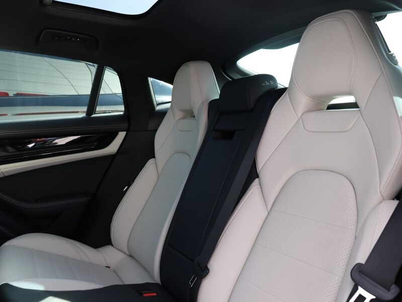 More views of Porsche Panamera