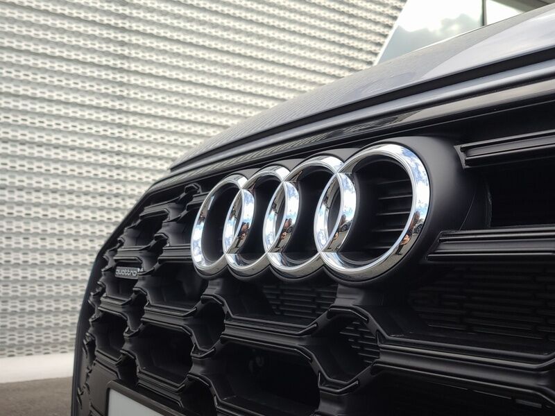 More views of Audi Q5