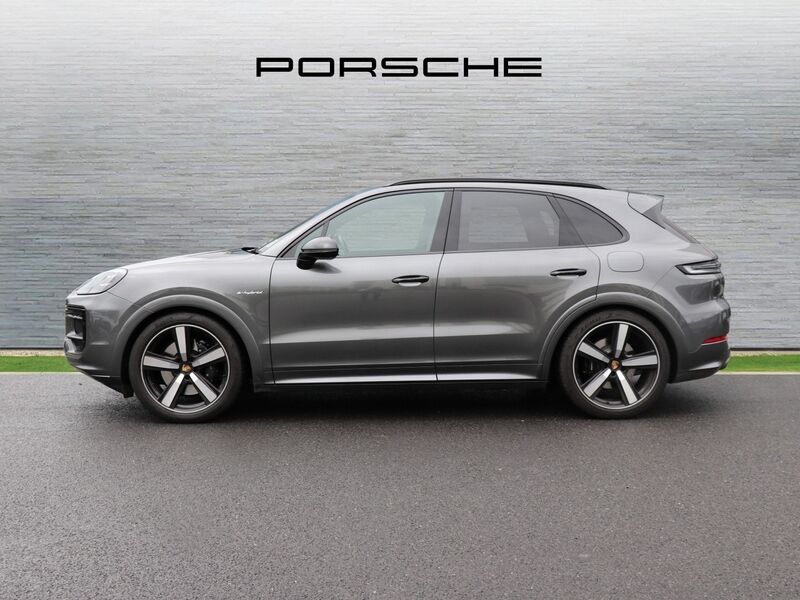 More views of Porsche Cayenne