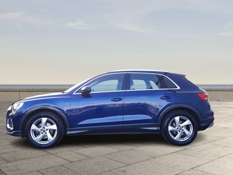 More views of Audi Q3