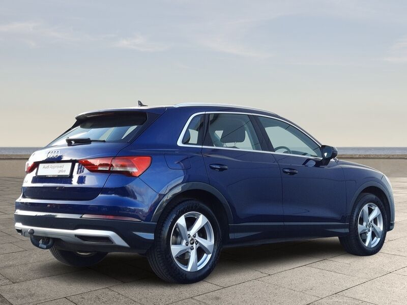 More views of Audi Q3