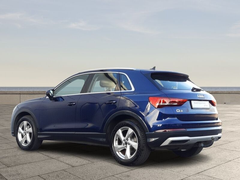 More views of Audi Q3