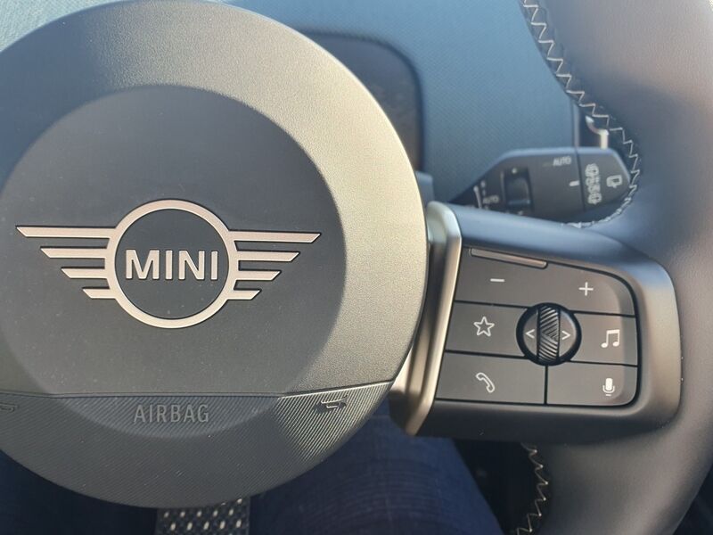 More views of MINI countryman