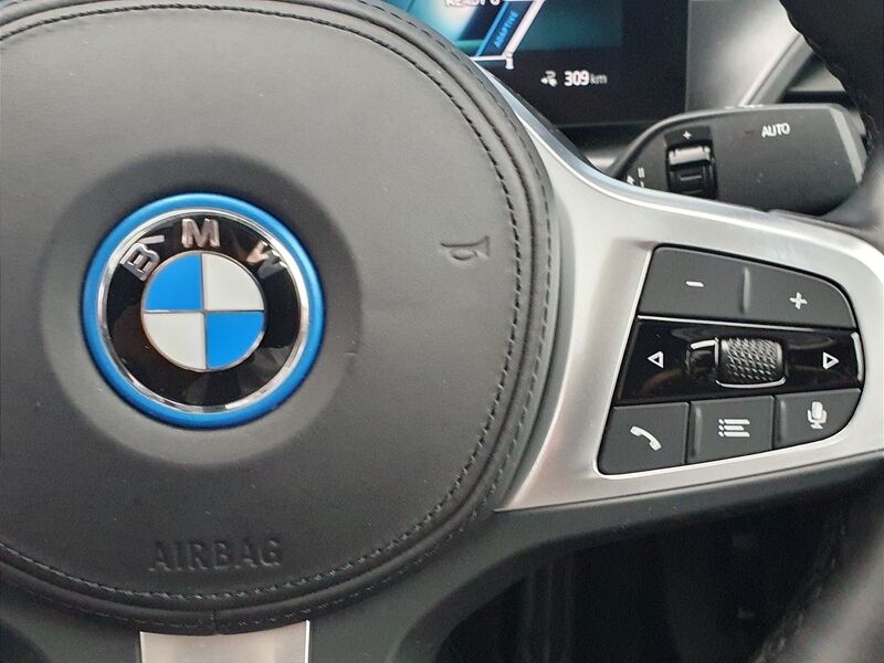 More views of BMW i4