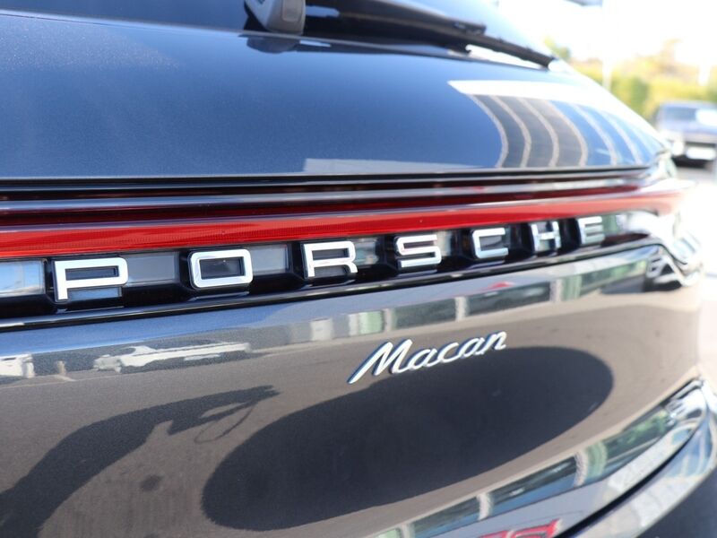 More views of Porsche Macan