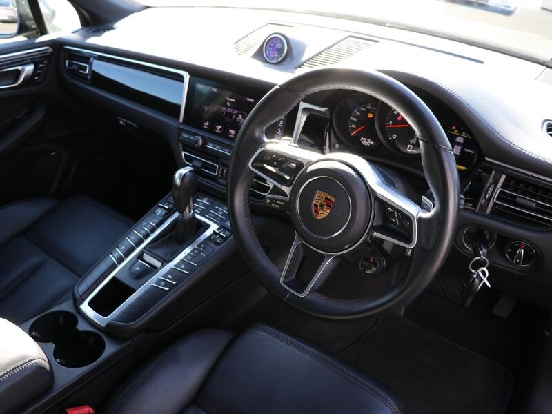 More views of Porsche Macan