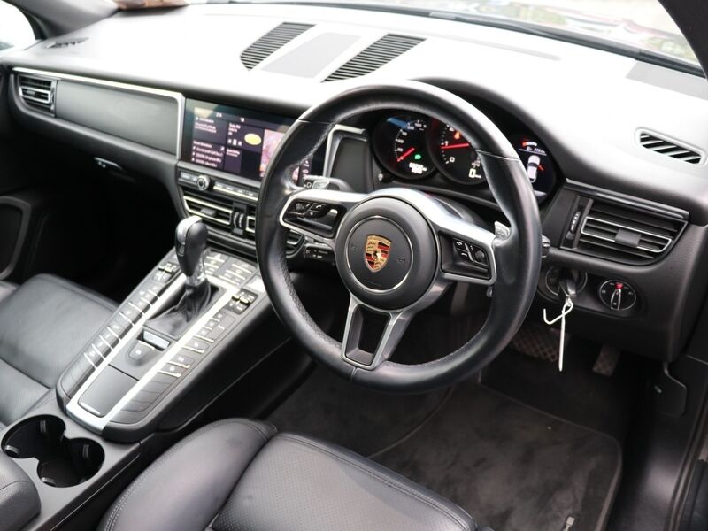 More views of Porsche Macan