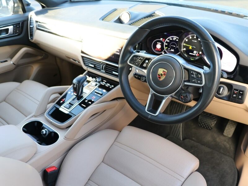 More views of Porsche Cayenne