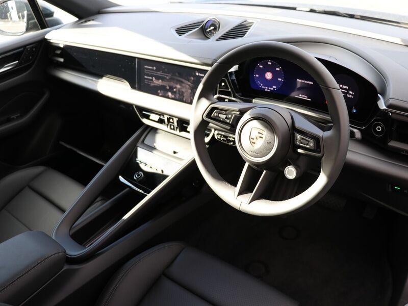 More views of Porsche Macan