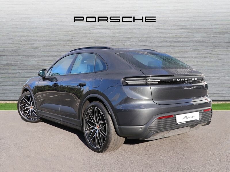 More views of Porsche Macan