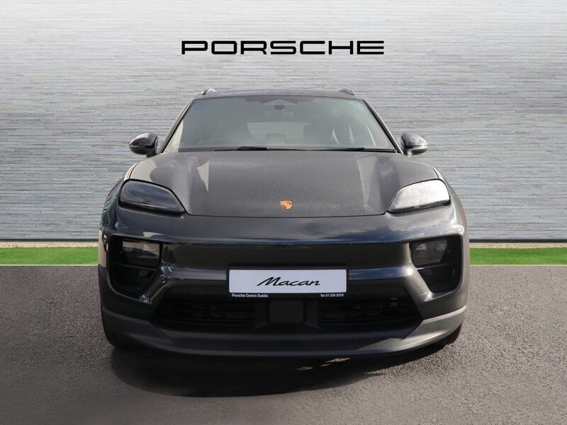 More views of Porsche Macan