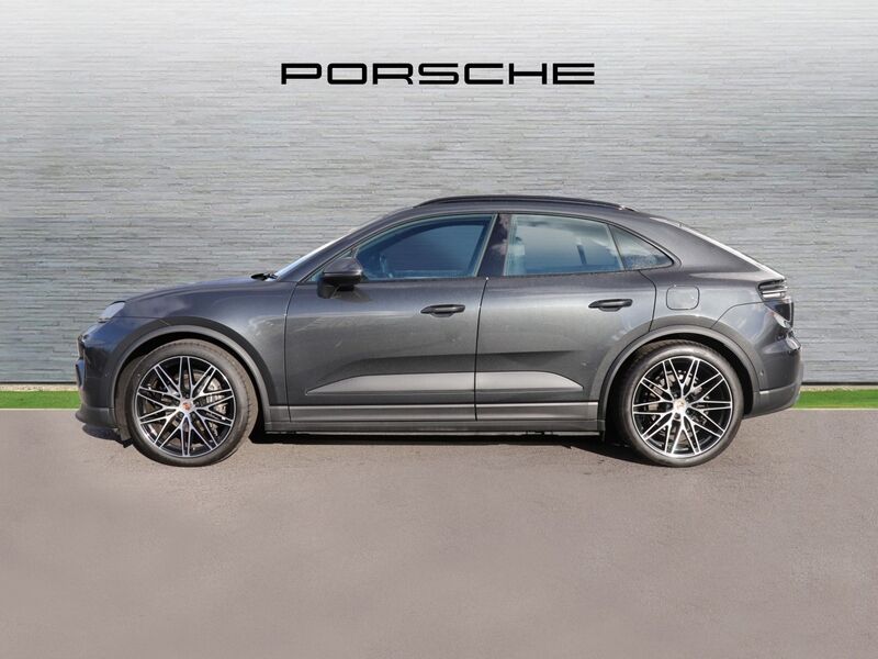 More views of Porsche Macan