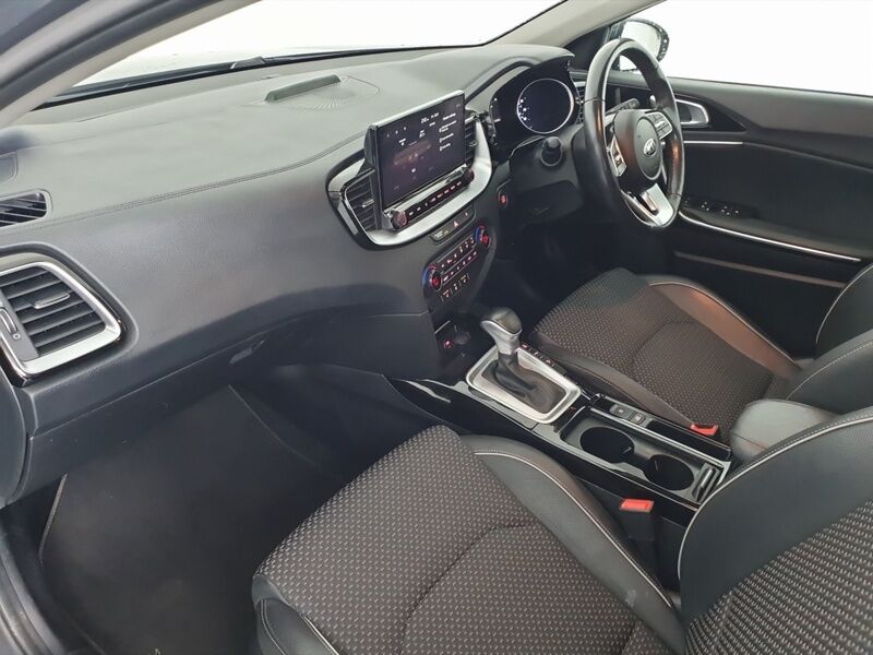 More views of Kia Xceed