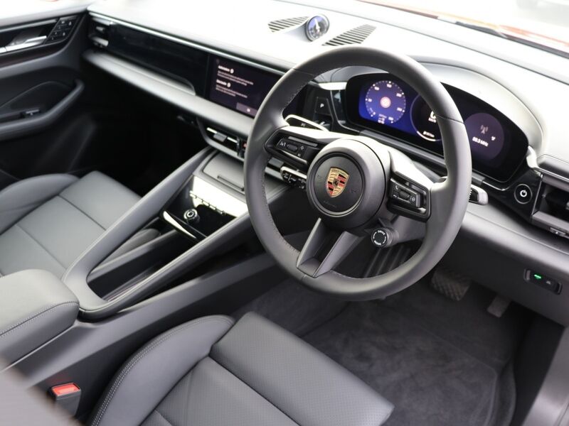 More views of Porsche Macan