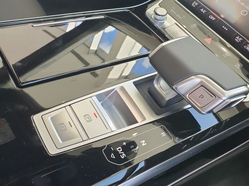 More views of Audi A8