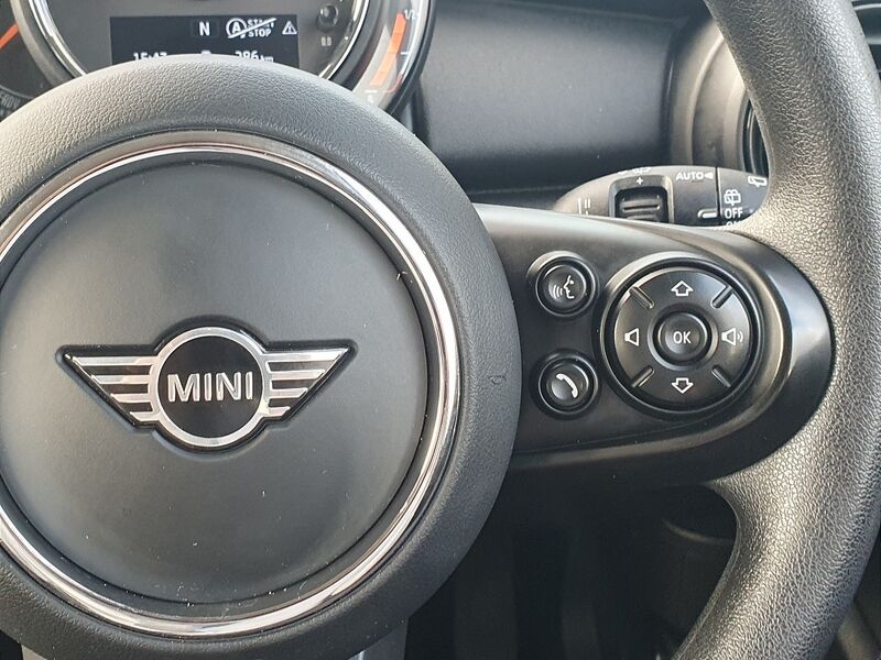 More views of MINI hatch