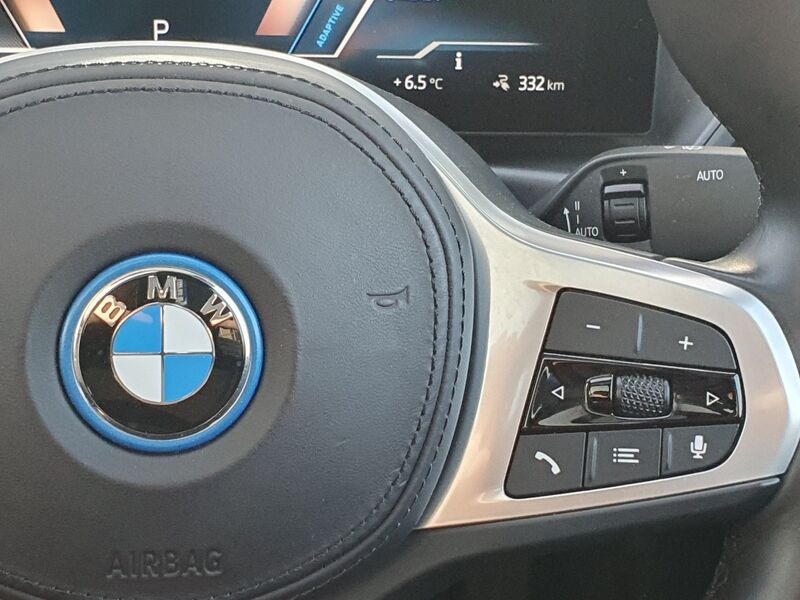 More views of BMW i4