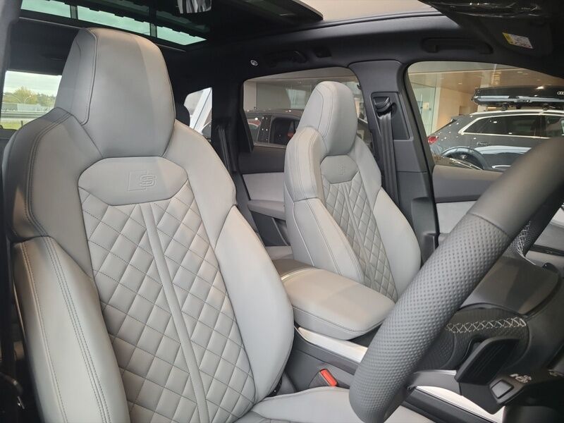 More views of Audi Q7