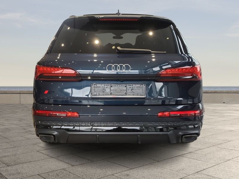 More views of Audi Q7