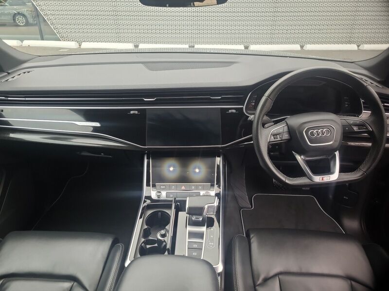 More views of Audi Q7