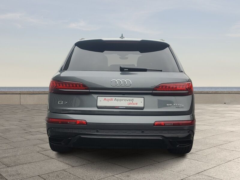 More views of Audi Q7