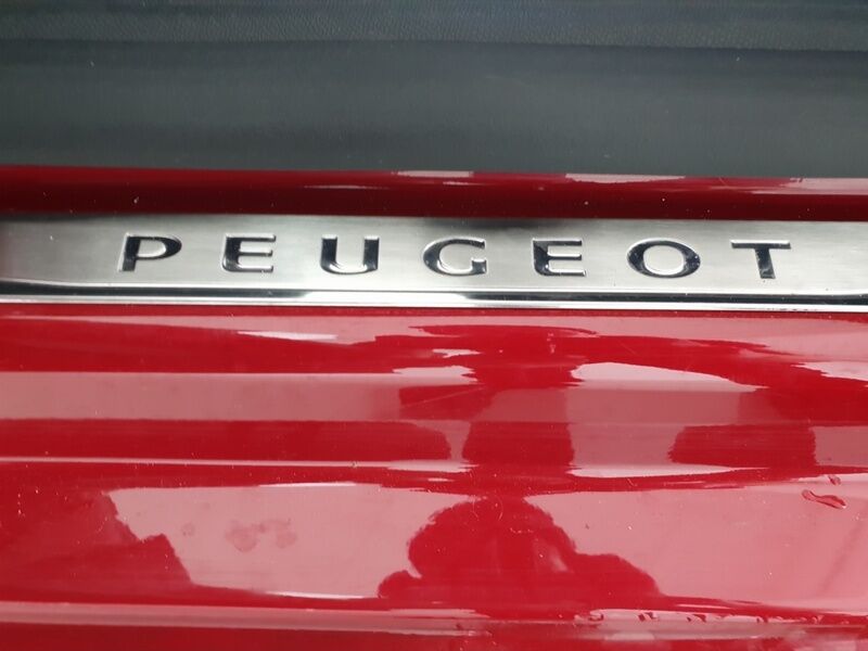 More views of Peugeot 508 