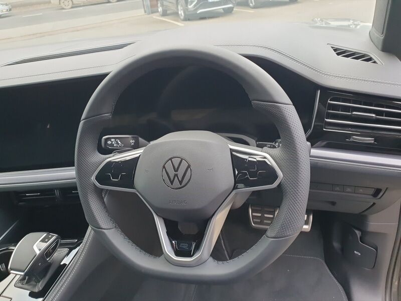 More views of Volkswagen Touareg