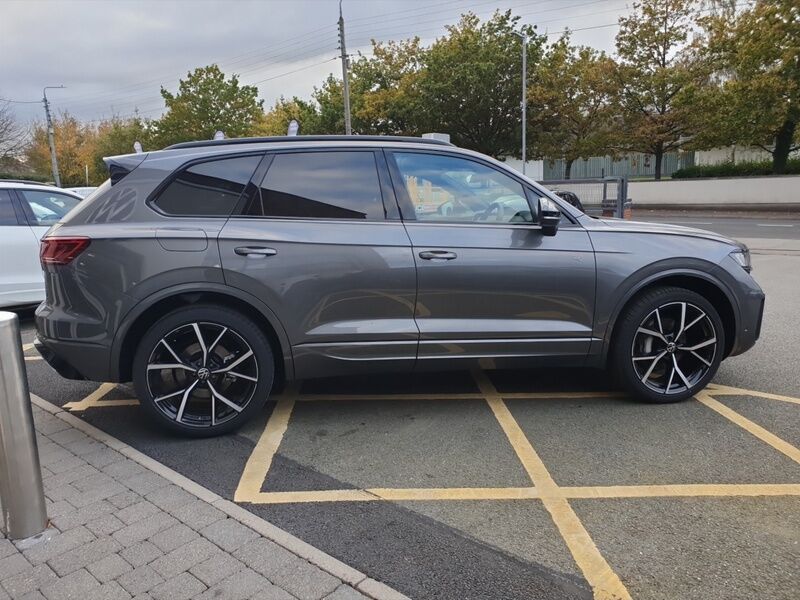 More views of Volkswagen Touareg