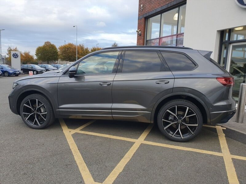 More views of Volkswagen Touareg