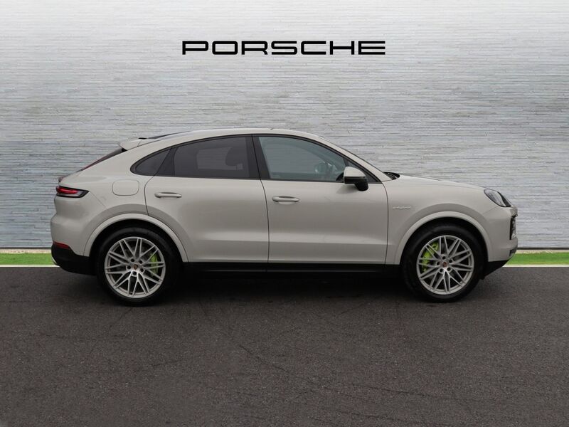 More views of Porsche Cayenne