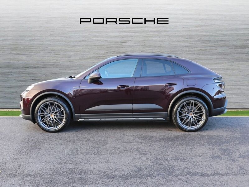 More views of Porsche Macan