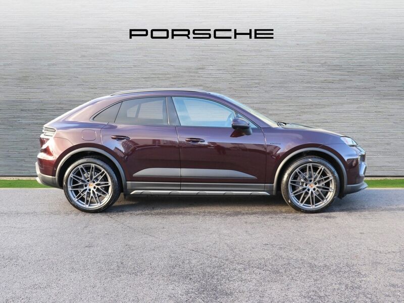 More views of Porsche Macan