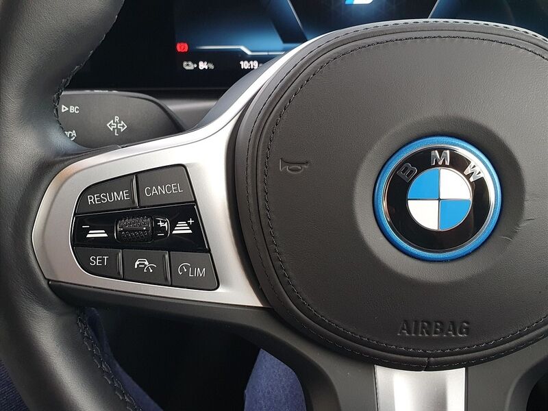 More views of BMW i4