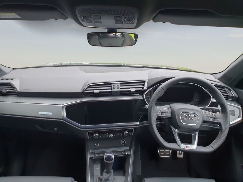 More views of Audi Q3