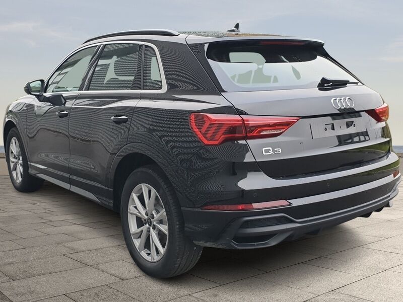 More views of Audi Q3