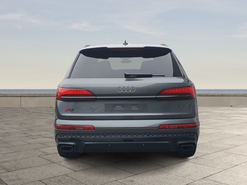 More views of Audi Q7