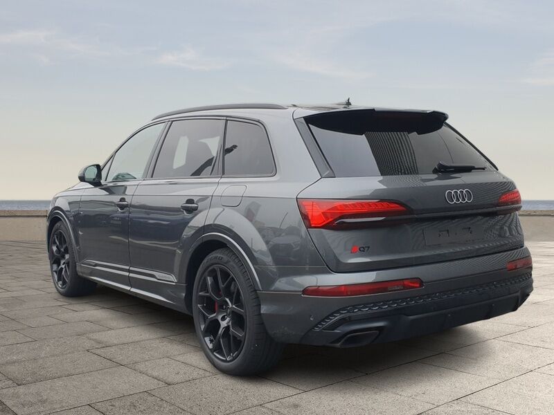 More views of Audi Q7