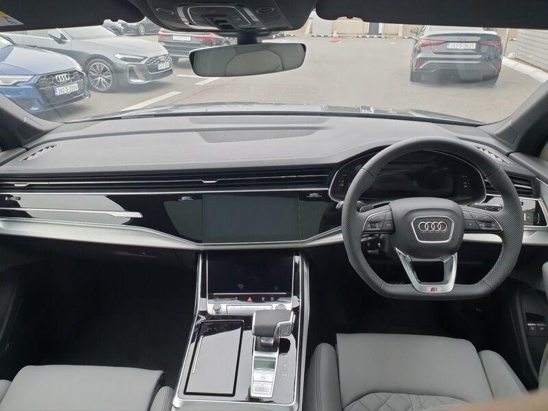 More views of Audi Q7